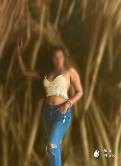 Oshadi - escort in Colombo Photo 3 of 4