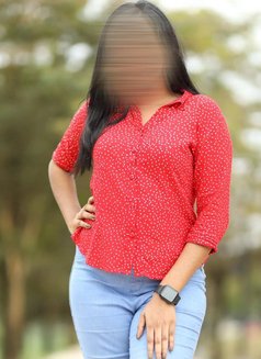 Oshadi - escort in Colombo Photo 3 of 8