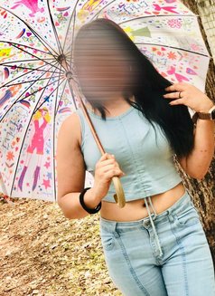 Oshadi - escort in Colombo Photo 5 of 8