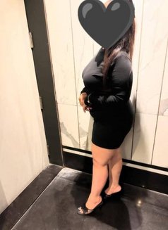 Oshani - escort in Colombo Photo 2 of 7