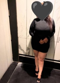 Oshani - escort in Colombo Photo 5 of 7