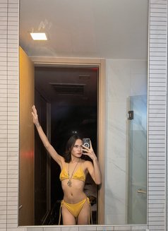 Oshi - Transsexual escort in Bangkok Photo 4 of 11