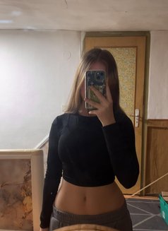Oshin Thapa Web Cam & Meet Escort's - puta in Butwal Photo 4 of 4