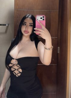 Outcall and Incall Riyadh - puta in Riyadh Photo 1 of 9