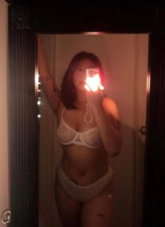 Outcall and Incall - escort in Jeddah Photo 2 of 6