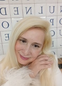 Outcall Hotel Erotic French Massage - Masajista in Paris Photo 18 of 18