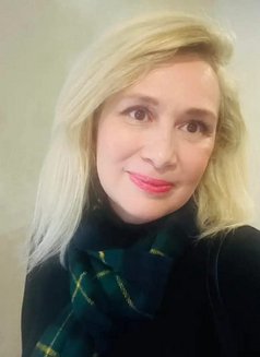 Outcall Hotel Erotic Tantric Massage - Masajista in Paris Photo 17 of 17