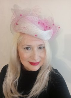 Outcall Hotel Erotic Tantric Massage - masseuse in Paris Photo 18 of 18