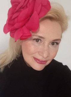 Outcall Hotel Tantric Erotic Massage - masseuse in Paris Photo 17 of 22