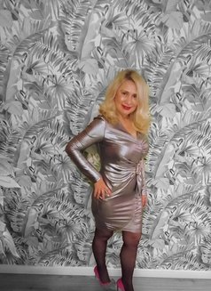 Outcall Hotel Tantric Massage Helene - masseuse in Paris Photo 19 of 19