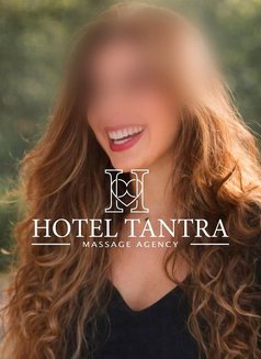 Outcall Massage by Alice Tantra🇧🇷 - masseuse in Madrid Photo 2 of 6