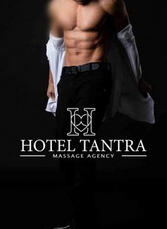Outcall Massage by Tiago Tantra - masseur in Madrid Photo 4 of 4