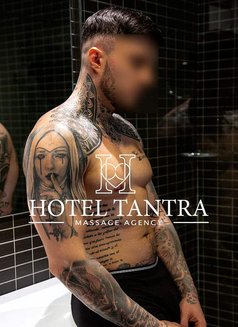 Outcall Massage in Madrid by Héctor - masseur in Madrid Photo 7 of 8