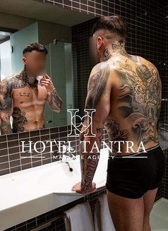 Outcall Massage in Madrid by Héctor - masseur in Madrid Photo 8 of 8