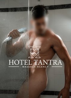 Outcall Massage in Madrid by Héctor - Masajista in Madrid Photo 1 of 5