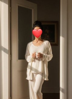 Oviya 100% Verified Profile - escort in Hyderabad Photo 1 of 6