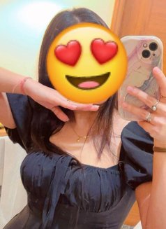 Oviya 100% Verified Profile - puta in Hyderabad Photo 4 of 9