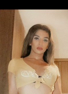 Ariana - Transsexual escort in Beirut Photo 15 of 19