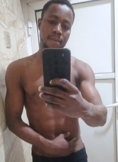 Oyetunde Hunter - Male adult performer in Lagos, Nigeria Photo 2 of 2