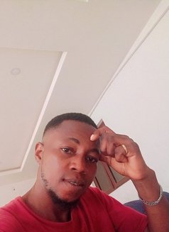 Oyetunde Hunter - Male adult performer in Lagos, Nigeria Photo 5 of 5