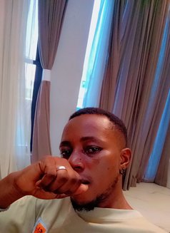 Oyetunde Hunter - Intérprete masculino de adultos in Lagos, Nigeria Photo 6 of 6