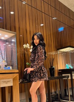 Özge - escort in Dubai Photo 11 of 15