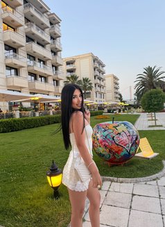 Özge - escort in Dubai Photo 15 of 15