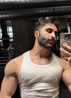 Ozzy - Male escort in Dubai Photo 2 of 3