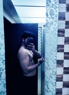 Timo thee - Acompañantes masculino in Mumbai Photo 2 of 3