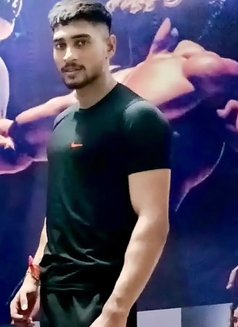 P23 - Male escort in Mumbai Photo 3 of 7