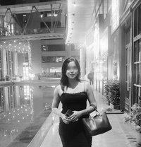 P27 - escort agency in Kolkata