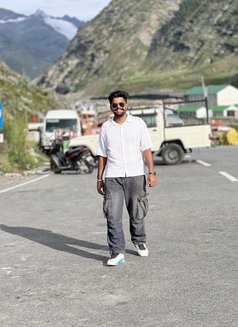 Paapi - Male escort in New Delhi Photo 4 of 4