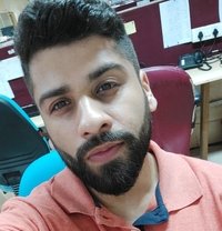 PAHADI BULL - Acompañantes masculino in New Delhi