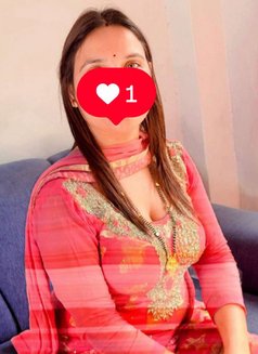 Pahadi Housewife in Delhi - escort in New Delhi Photo 2 of 5