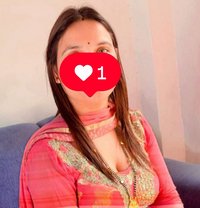 Pahadi Housewife meet and cam - escort in New Delhi Photo 2 of 5