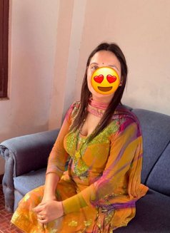 Pahadi Housewife in Delhi - escort in New Delhi Photo 4 of 5