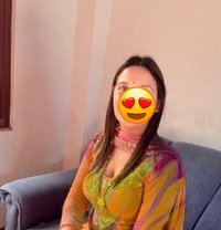Pahadi Housewife meet and cam - escort in New Delhi Photo 4 of 5