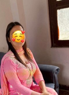Pahadi Housewife in Delhi - escort in New Delhi Photo 5 of 5