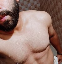 PAHADI BULL - Acompañantes masculino in New Delhi
