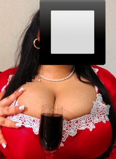 Pahandi Samadara Samarakoon - escort in Colombo Photo 4 of 16