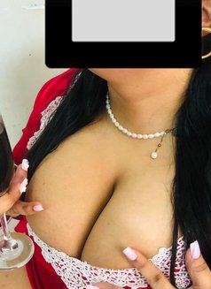 Pahandi Samadara Samarakoon - escort in Colombo Photo 14 of 16