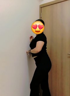 Pahasi Lanka - escort in Dubai Photo 6 of 9