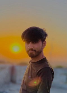 ( Paid Services ) - Acompañantes masculino in Islamabad Photo 3 of 3