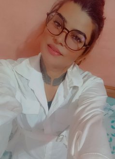 Paid Shemale - Transsexual escort in Dubai Photo 6 of 10