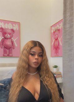 Paige smith - escort in Abu Dhabi Photo 2 of 5