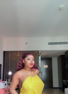 Paige smith - escort in Abu Dhabi Photo 2 of 5