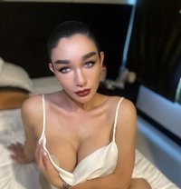 Pailin Sexy Thai - Acompañantes transexual in Hong Kong Photo 1 of 9