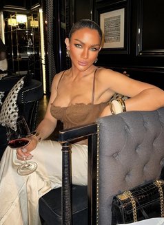 Pailin Sexy Thai - Acompañantes transexual in Hong Kong Photo 7 of 9