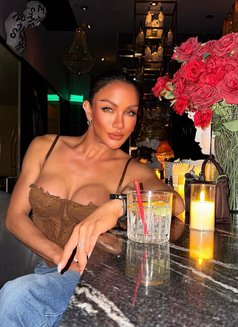 Pailin Sexy Thai - Acompañantes transexual in Hong Kong Photo 8 of 9