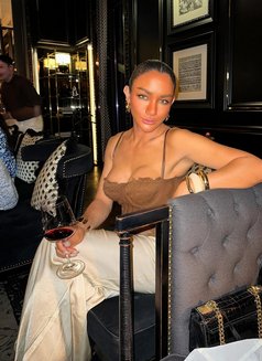 Pailin - Transsexual escort in Hong Kong Photo 12 of 12